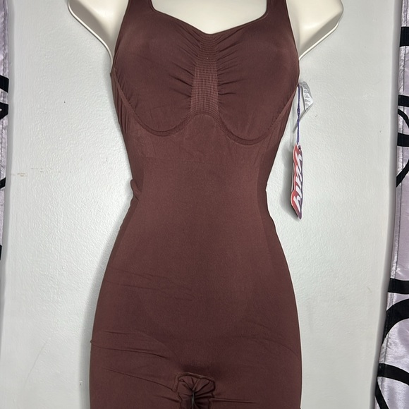 Yitty nearly naked shaping mid thigh bodysuit - Picture 4 of 7